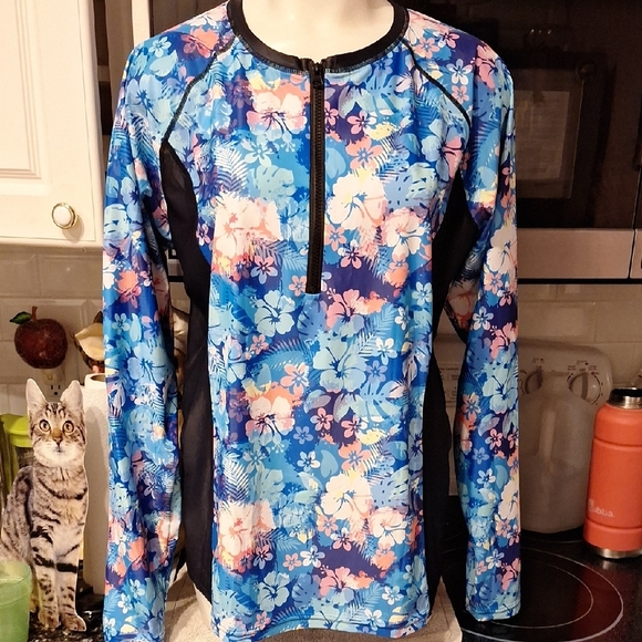 c AB  Long Sleeve Top Athletic Stretch 1/2 Zipper. Size 2X. EUC - Picture 1 of 4